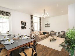 Alice House Stone Cross Mansion