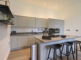 The Alfred Suite Stone Cross Mansion