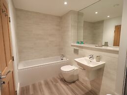 The Alfred Suite Stone Cross Mansion