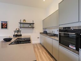 The Alfred Suite Stone Cross Mansion