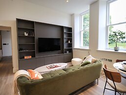 The Alfred Suite Stone Cross Mansion