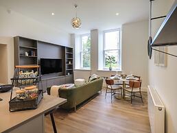 The Alfred Suite Stone Cross Mansion