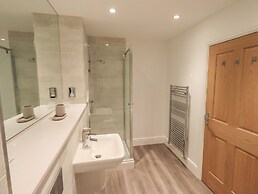 The Alfred Suite Stone Cross Mansion