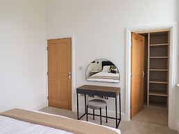 The Alfred Suite Stone Cross Mansion