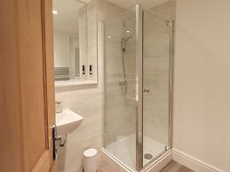 The Alfred Suite Stone Cross Mansion