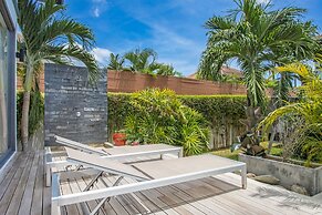 Modern 4BR Pool Villa Virginie Naiharn