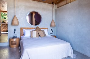 Birdcage 33 Hotel - Adult Only