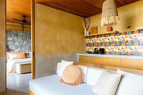 Birdcage 33 Hotel - Adult Only