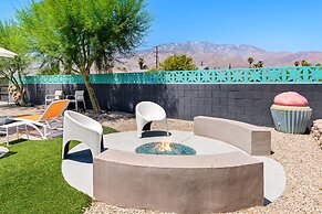 Modern Desert Oasis