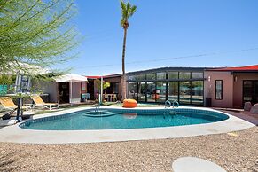 Modern Desert Oasis