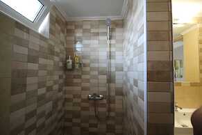 Christa's Home near ATH Airport