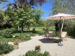 Les Deux Chevaux Guesthouse