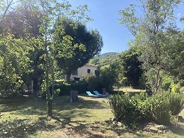 Les Deux Chevaux Guesthouse