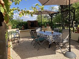 Les Deux Chevaux Guesthouse