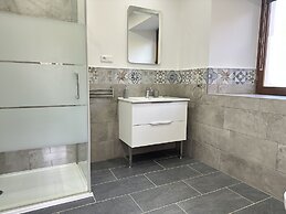 Les Deux Chevaux Guesthouse