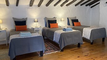 Les Deux Chevaux Guesthouse