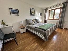 Les Deux Chevaux Guesthouse