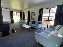 Motuoapa Bay Chalets