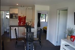 Motuoapa Bay Chalets