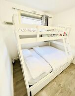 Inviting 2-bed Chalet in Caernarfon