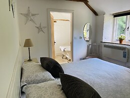 Beautiful Barn Conversion With Wood-burning Stove