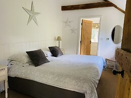 Beautiful Barn Conversion With Wood-burning Stove