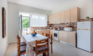 Fully Equipped House Nearby the Beach