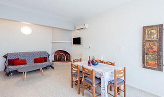 Fully Equipped House Nearby the Beach