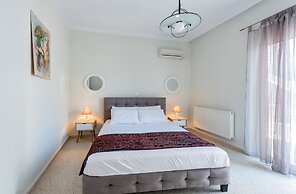 Fully Equipped House Nearby the Beach