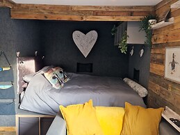 Birdsong Lodge - Peaceful - dog Friendly