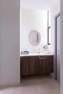 Captivating 2-bed Apartment