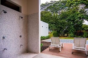 Captivating 2-bed Apartment