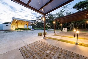 Captivating 2-bed Apartment