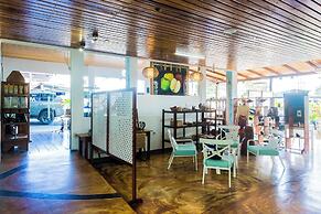 The Blue Suites & Spa