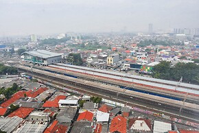 Cozy Living Studio Patraland Urbano Apartment Near Bekasi Station