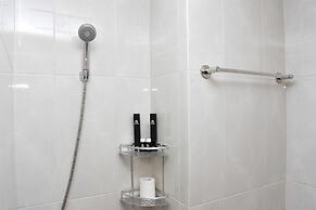 Elegant And Nice Studio At Evenciio Margonda Apartment