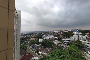 Comfort Studio At Candiland Apartment