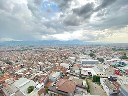 Adorable Classic 2Br Gateway Ahmad Yani Cicadas Bandung Apartment