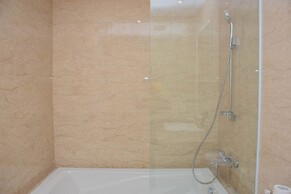 Modern And Comfy 2Br At Menteng Park Apartment