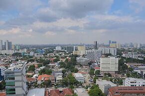 Modern And Comfy 2Br At Menteng Park Apartment