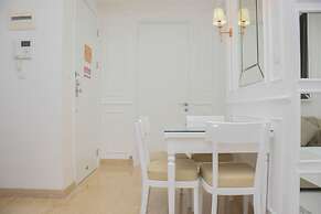 Modern And Comfy 2Br At Menteng Park Apartment