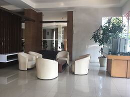 Affordable Studio Room Pool View Pinewood Jatinangor Apartment