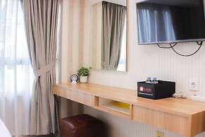 Warm And Homey Studio Apartment At Springlake Summarecon Bekasi