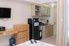 Warm And Homey Studio Apartment At Springlake Summarecon Bekasi