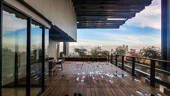 Nice and Elegant 2BR Apartment at Veranda Residence Puri