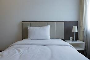 Spacious And Modern 3Br Apartment At Simprug Park Residences