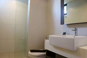 Spacious And Modern 3Br Apartment At Simprug Park Residences