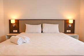 Big And Elegant 3Br Apartment At Simprug Park Residences