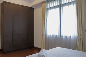 Spacious And Comfort 3Br Apartment At Simprug Park Residences