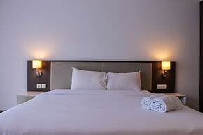 Spacious And Comfort 3Br Apartment At Simprug Park Residences